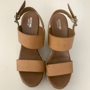 MOSSIMO Tan Wedges 7.5